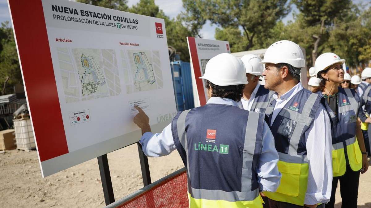 Jorge Rodrigo durante una visita a las obras de la futura estación de Comillas
