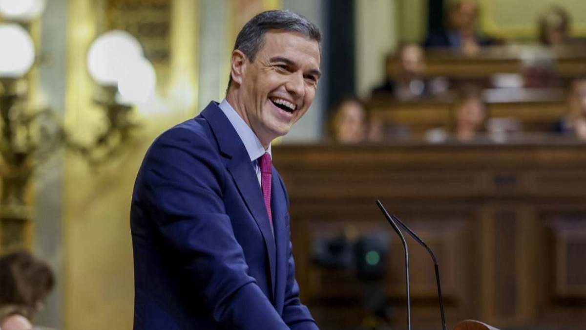 sanchez-sonrie-investidura-congreso-efe.jpg