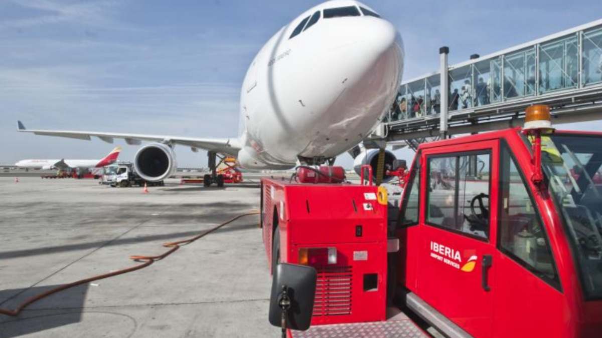Los servicios de handling de Iberia prestando servicio 
