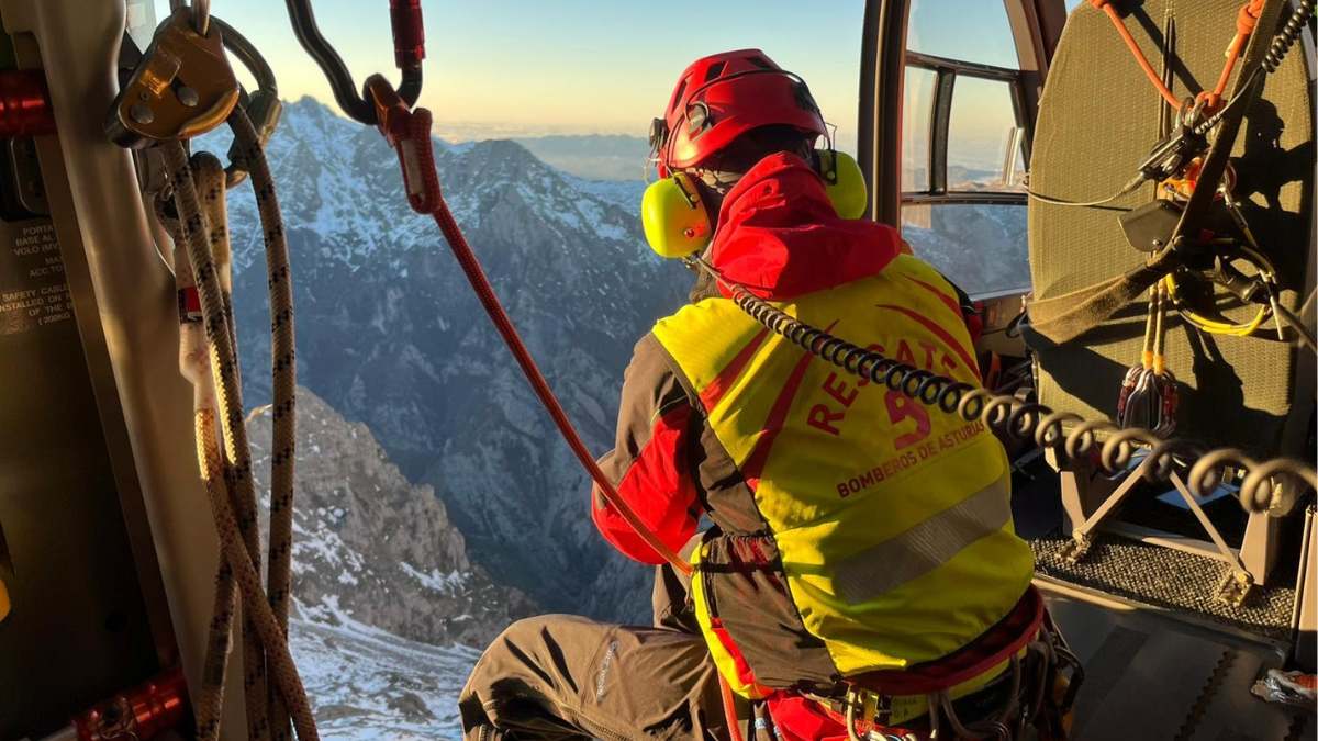 Búsqueda del joven desaparecido en los Picos de Europa. / Foto: 112 Cantabria.