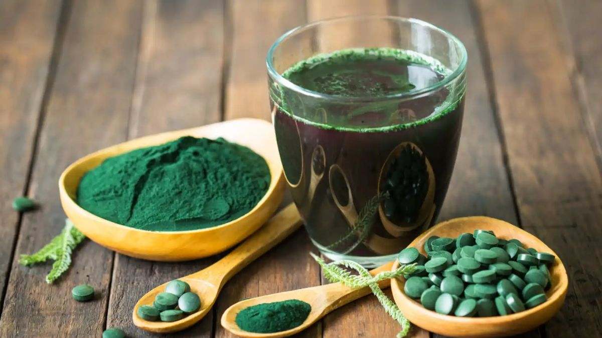 La espirulina es un alga verde azulada de agua dulce y salada
