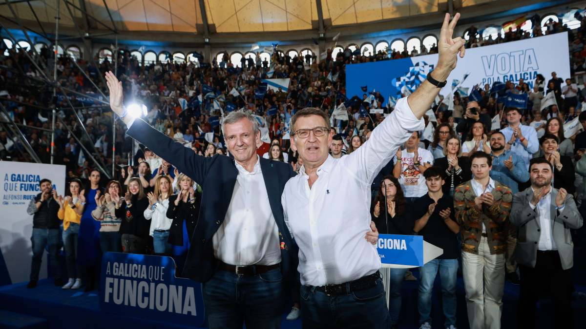 Alfonso Rueda, junto a Alberto Núñez Feijóo en un mitin. Foto: EP.