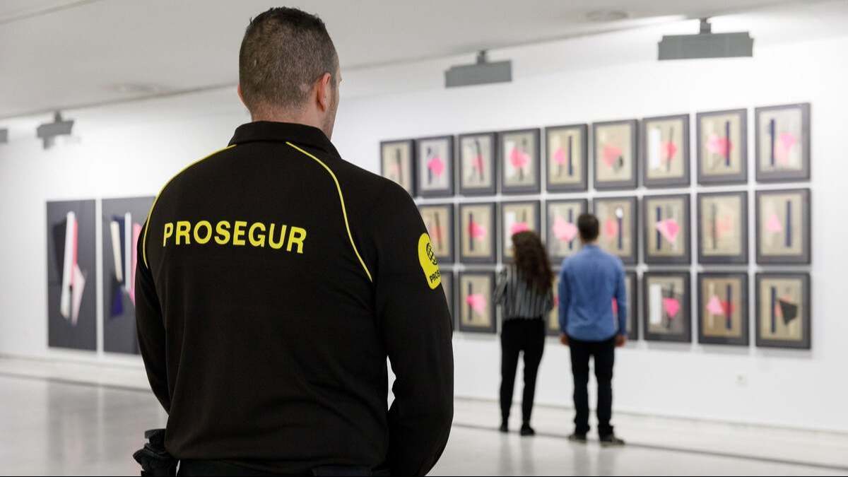 Un trabajador de Prosegur.