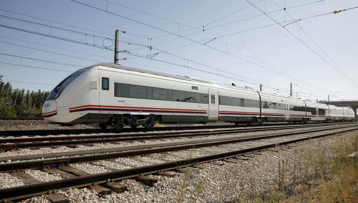 CAF-Regional-electrico-RENFE-1200.jpg