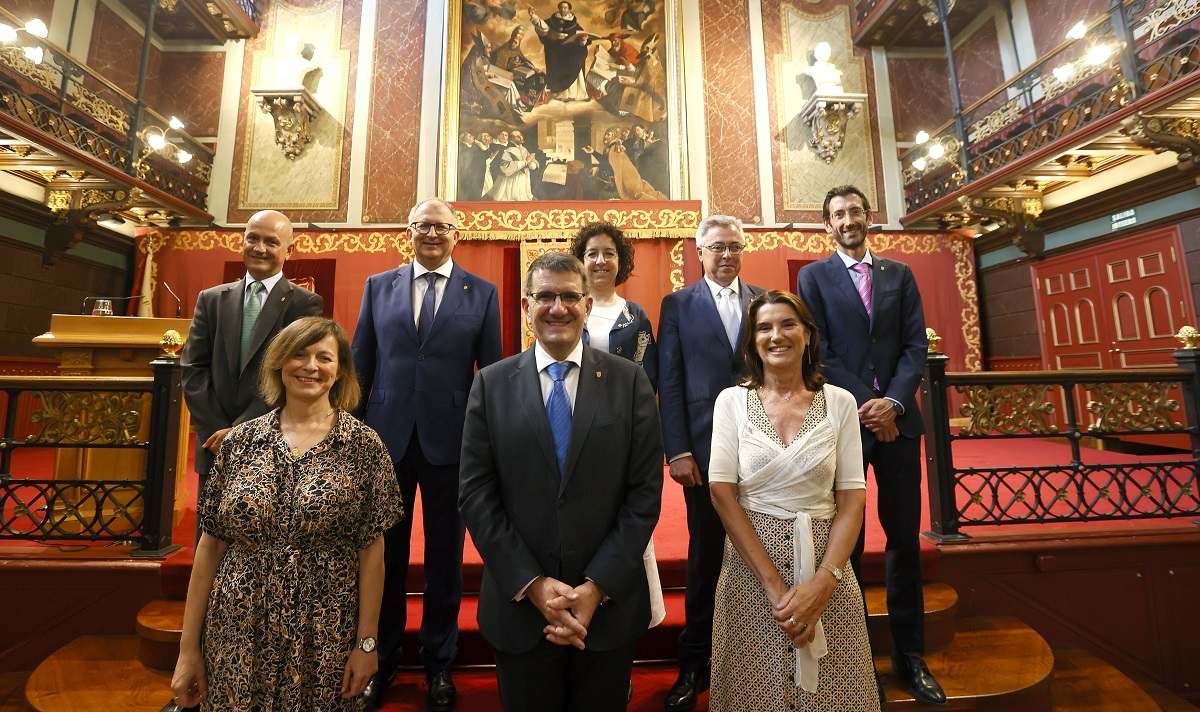 equipo-rector-1-1200.jpg