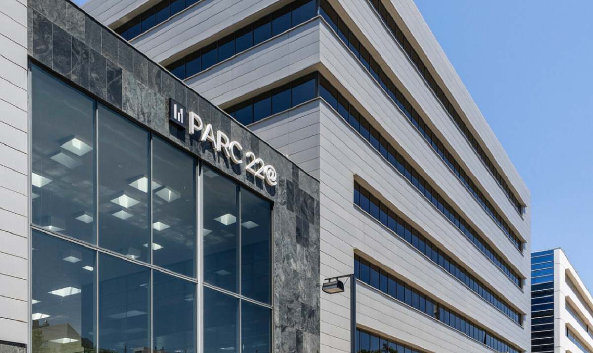 Edificio de Merlin que acogerá la nueva incubadora farmacéutica del 22@. EE