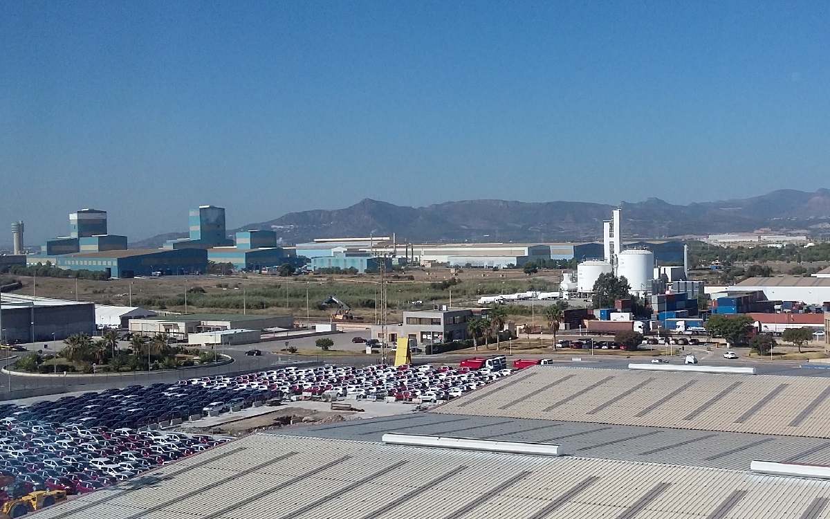 Imagen de la zona industrial de Sagunto.