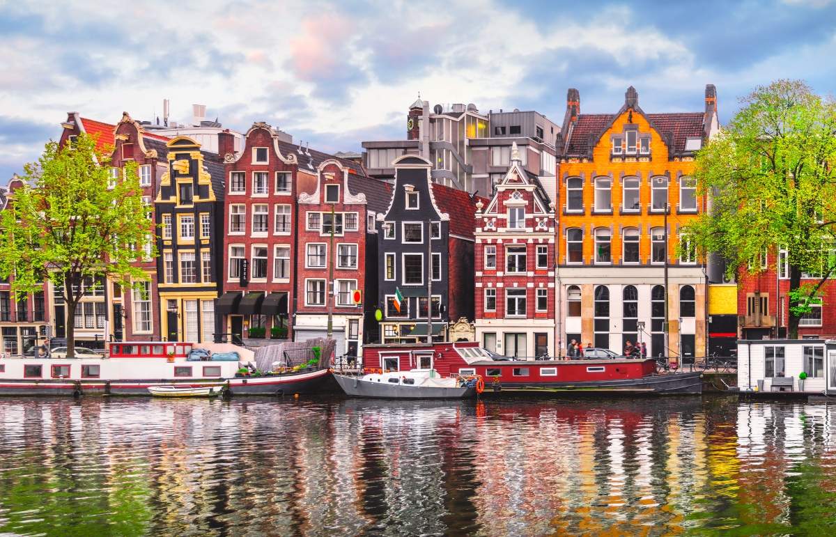amsterdam-dreamstime.jpg