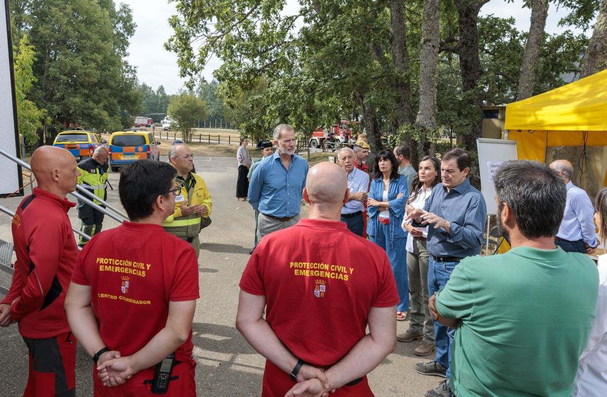 Visita Reyes a incendios Sanabria