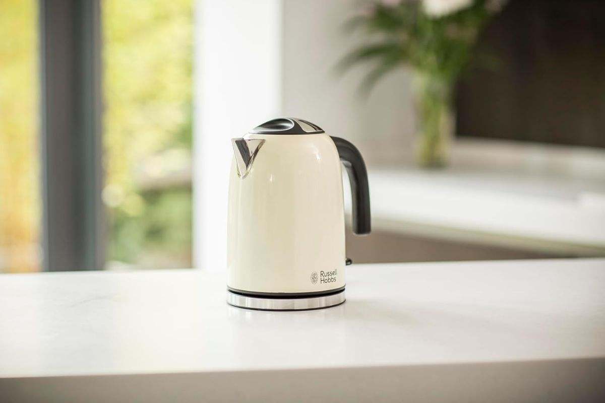 hervidor de agua eléctrico de Russell Hobbs