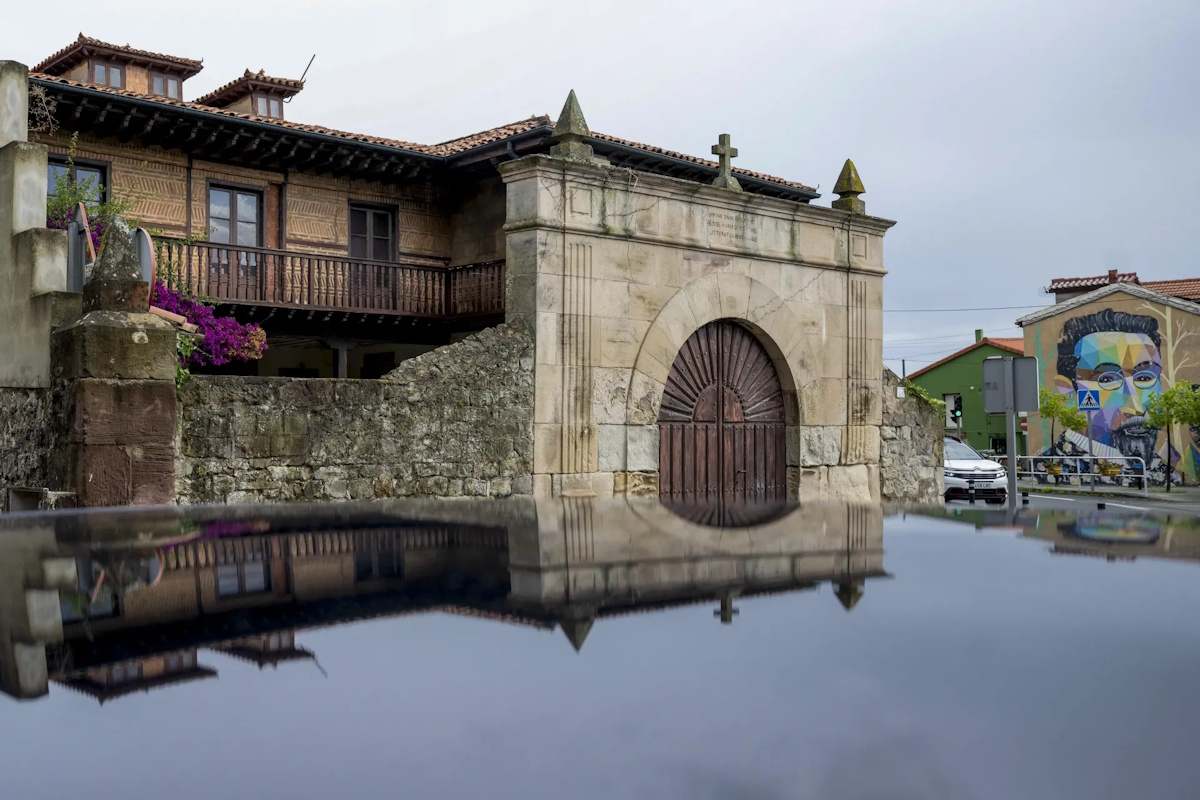 Vista de la casa natal de José María Pereda en la localidad cántabra de Polanco. EFE/ Pedro Puente Hoyos