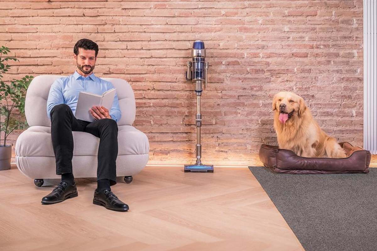 La mejor aspiradora escoba con descuento es Cecotec