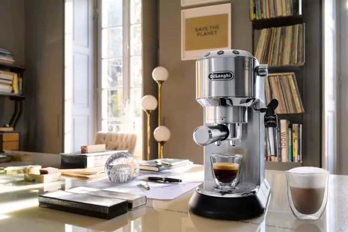 Cafetera espresso italiana Delonghi Dedica