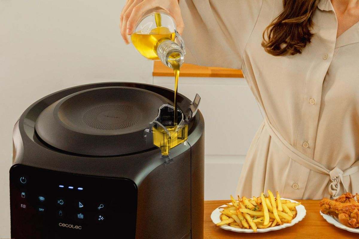 La-primera-freidora-de-aire-con-autodosificador-de-aceite-en-Cecotec.jpg