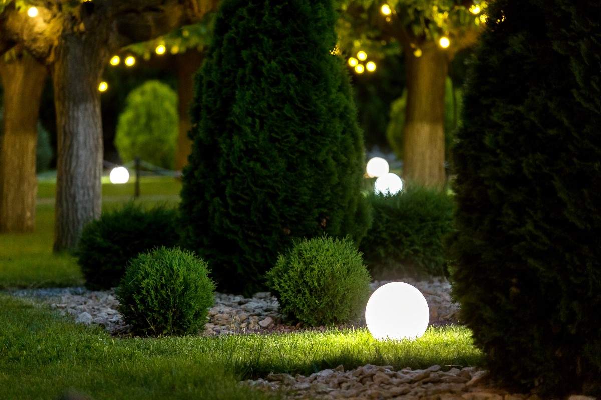Las-mejores-lamparas-para-iluminar-tu-jardin-en-leroy-Merlin.jpg