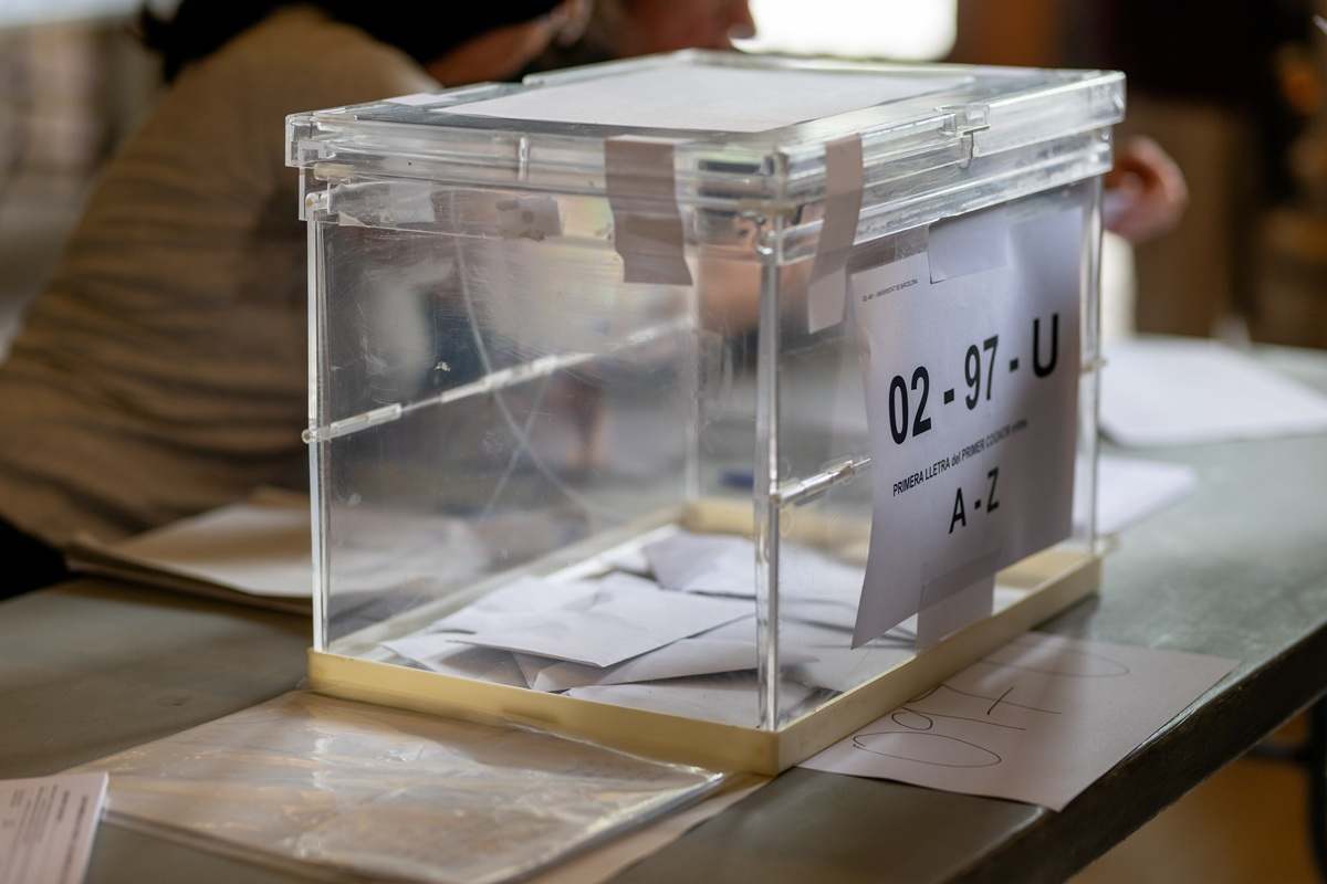 Una urna en las elecciones autonómicas de Cataluña de mayo de 2024. EP