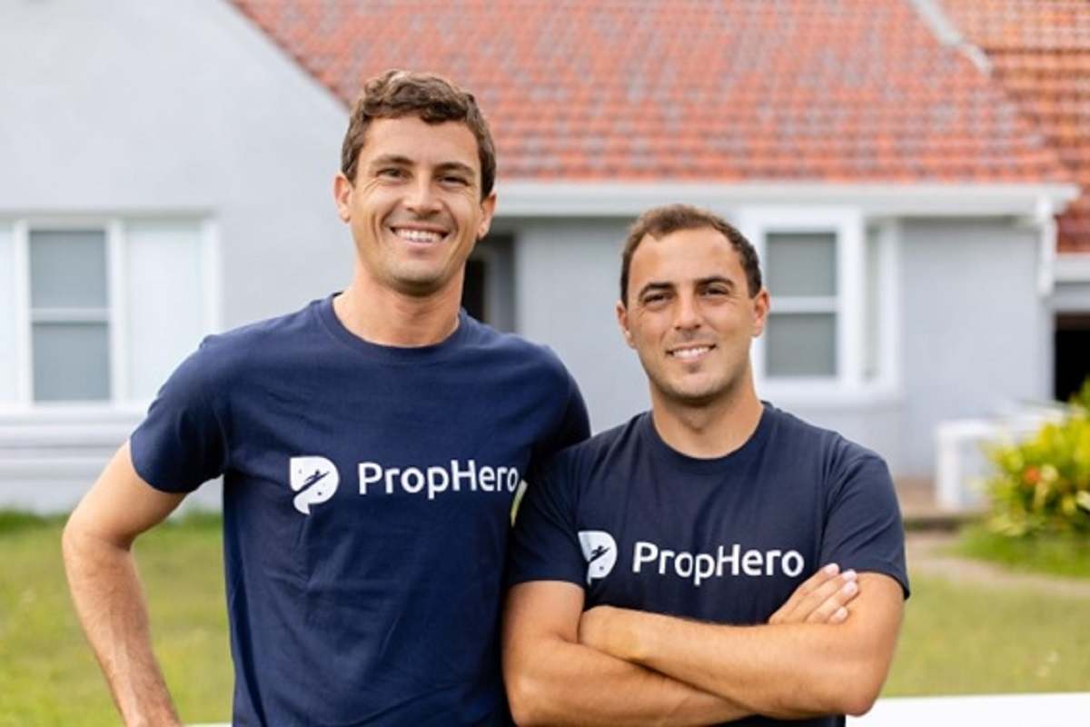 Cofundadores de PropHero: Pablo Gil (i.) y Mickael Roger (d.). EE