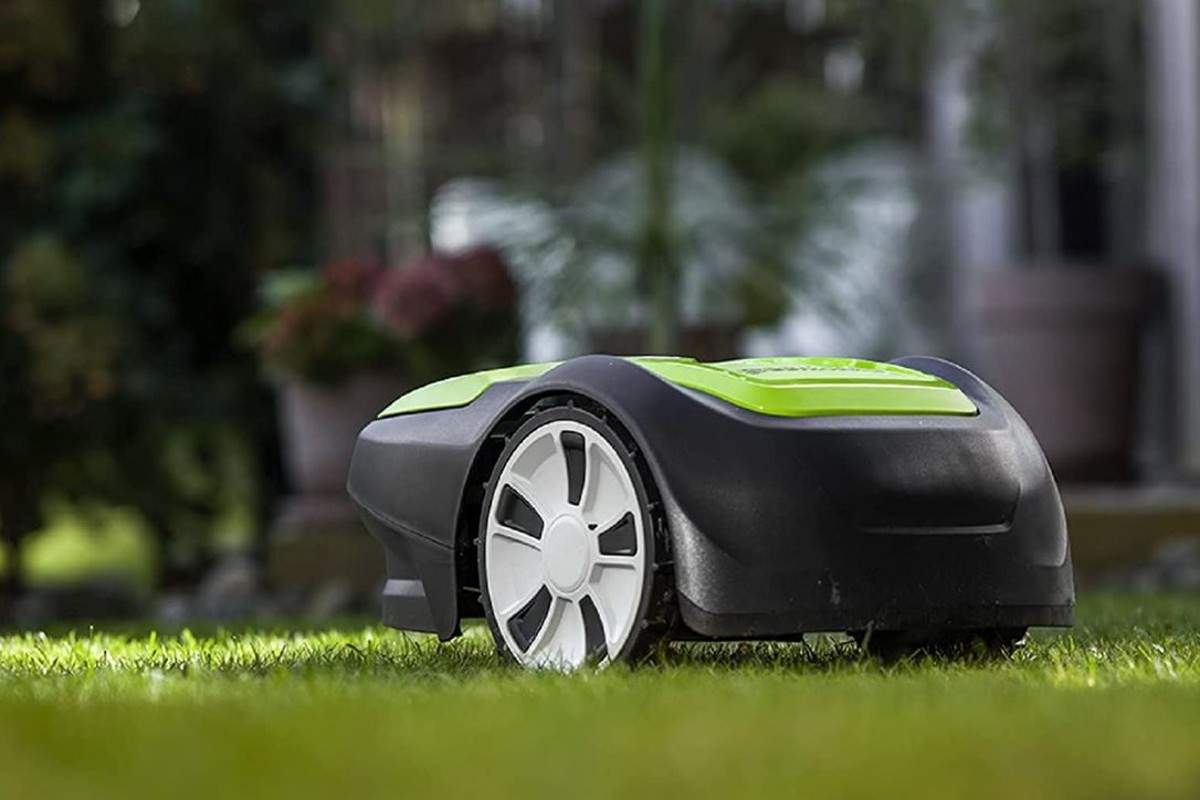 Robot-cortacesped-con-una-rebaja-de-mas-de-112-solo-en-Amazon.JPG