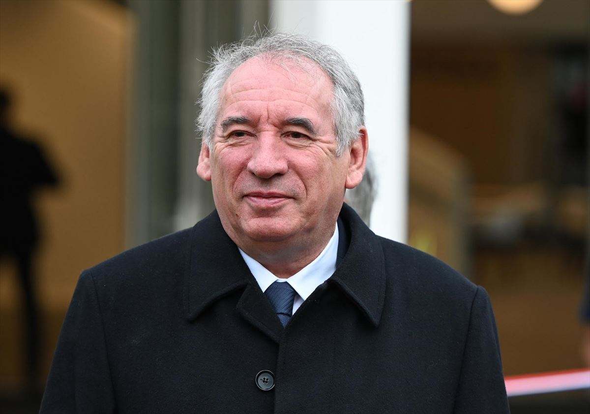 20241213153824_bayrou_amp_w1200.jpg