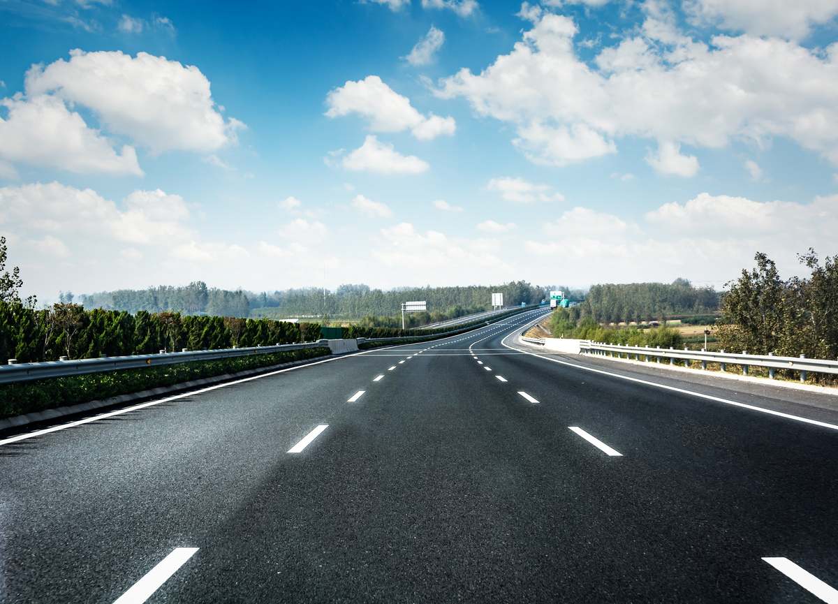 carretera adelantar