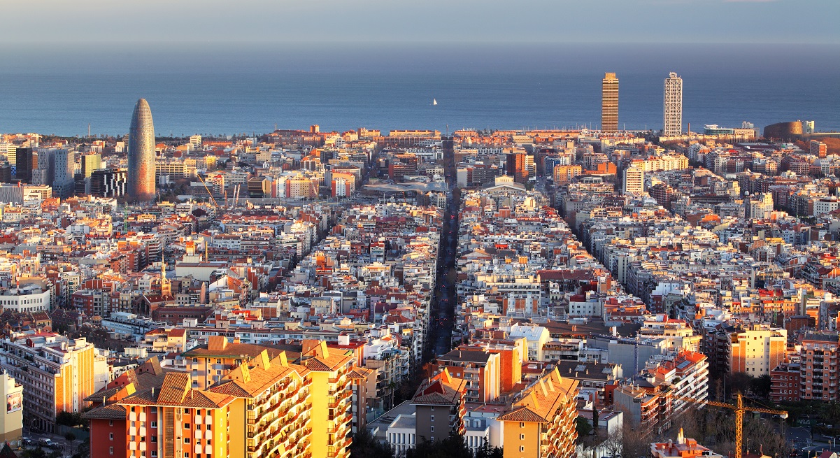 BarcelonaSkylineiStock1200.jpg