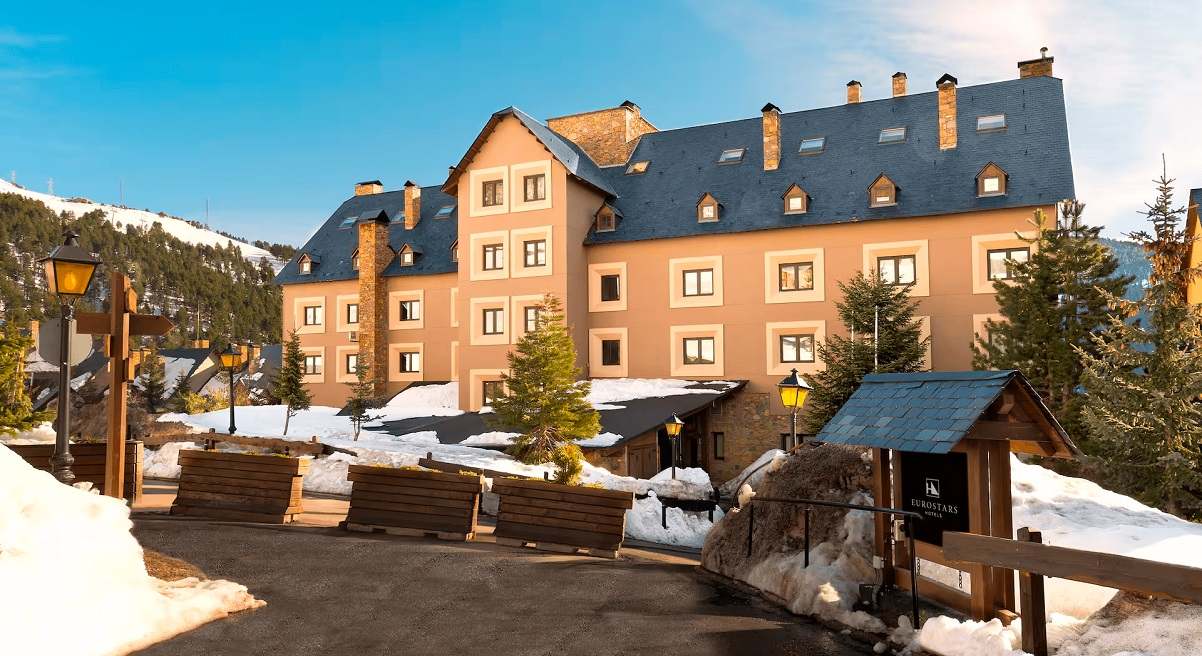 El Eurostars Royal Tanau, de cinco estrellas, junto a Baqueira Beret, incorporado recientemente al grupo. EE