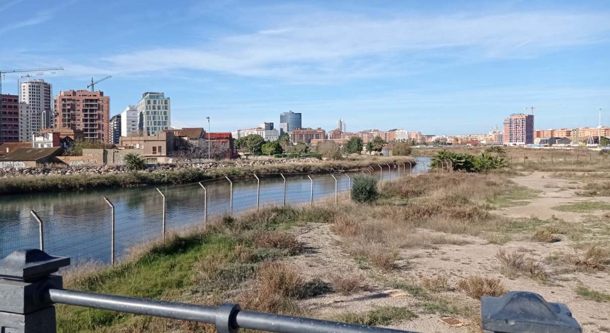 Parte de los terrenos del PAI del Grau en Valencia.