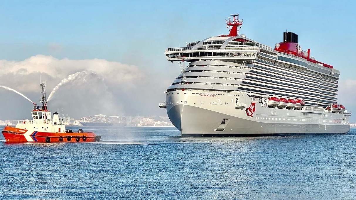 Un remolcador de Resolve en el Estrecho de Gibraltar.
