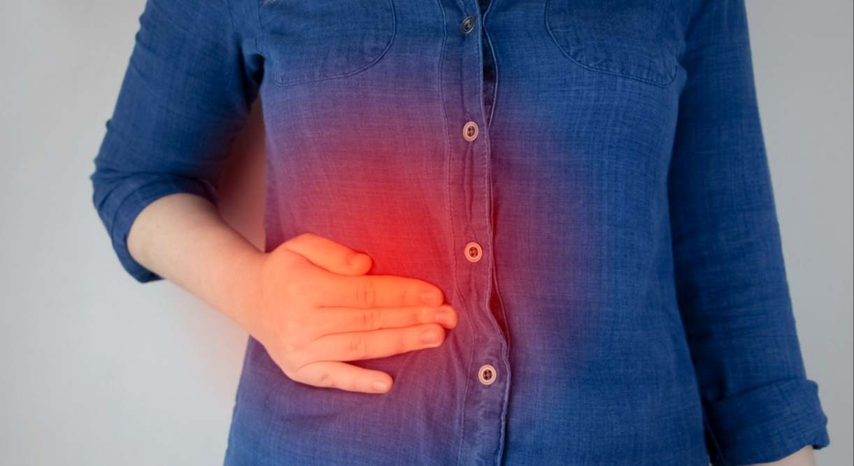 ¿Qué son los cálculos biliares y cómo se tratan? ¿Cuáles son sus síntomas? Aprende a identificar esta afección digestiva y por qué se produce.