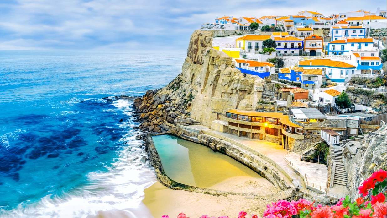 Azenhas do Mar Portugal pueblo turismo