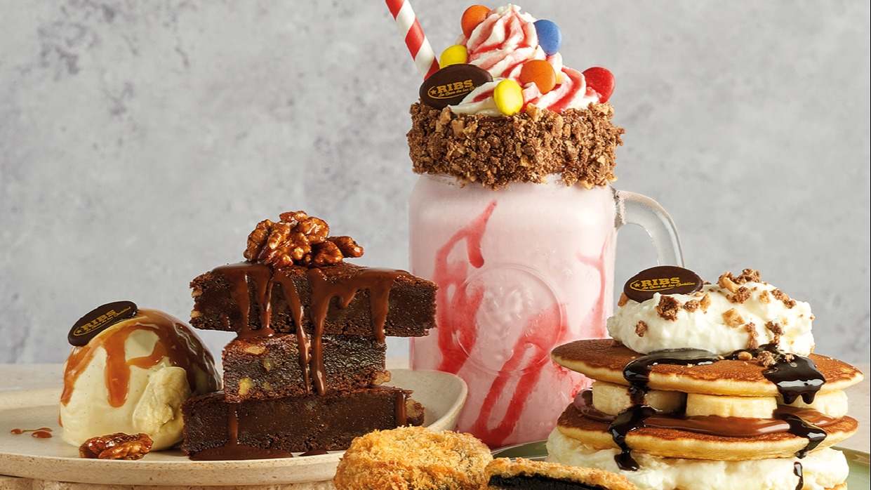 Batidos, brownies, cookies rebozadas o tortitas, forman parte de la nueva batería de postres de Ribs.