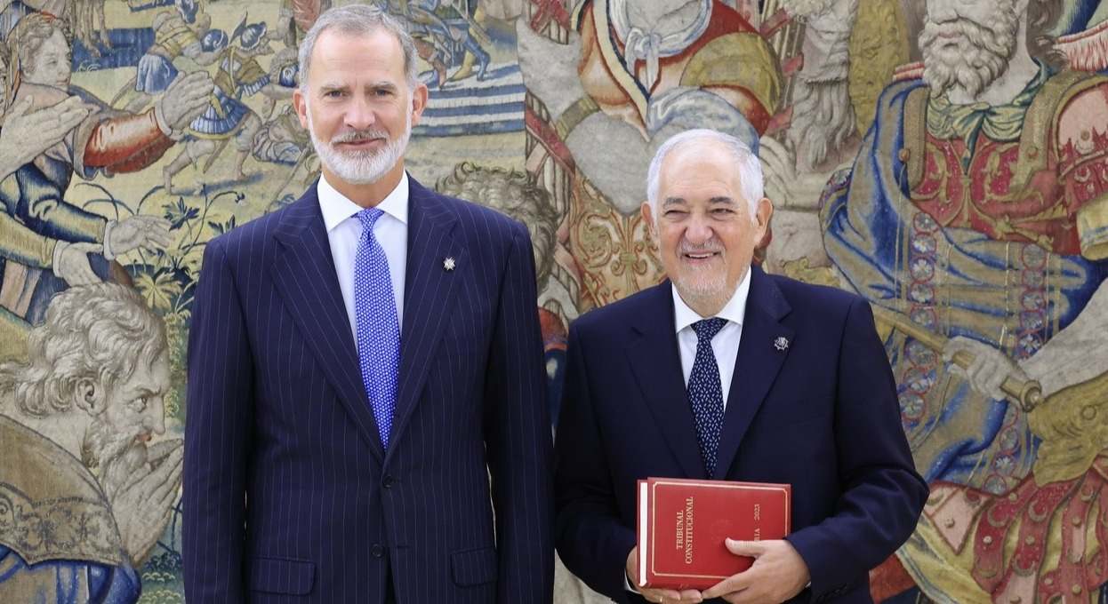 El Rey Felipe VI y el presidente del Tribunal Constitucional, Cándido Conde-Pumpido.