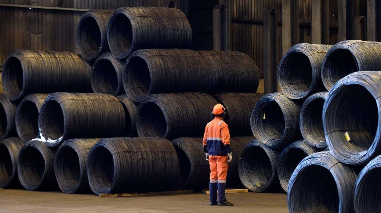 Imagen de un trabajador de Celsa. EE