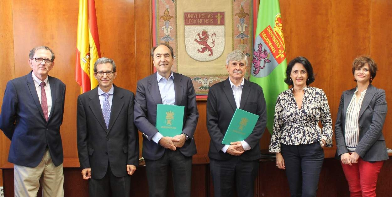 Foto1_Antonio-Moran-Fernando-Gonzalez-Luis-Lombana-Larrea-Juan-Francisco-Garcia-Marin-Arancha-de-la-Mata-y-Carmen-Moran.JPG