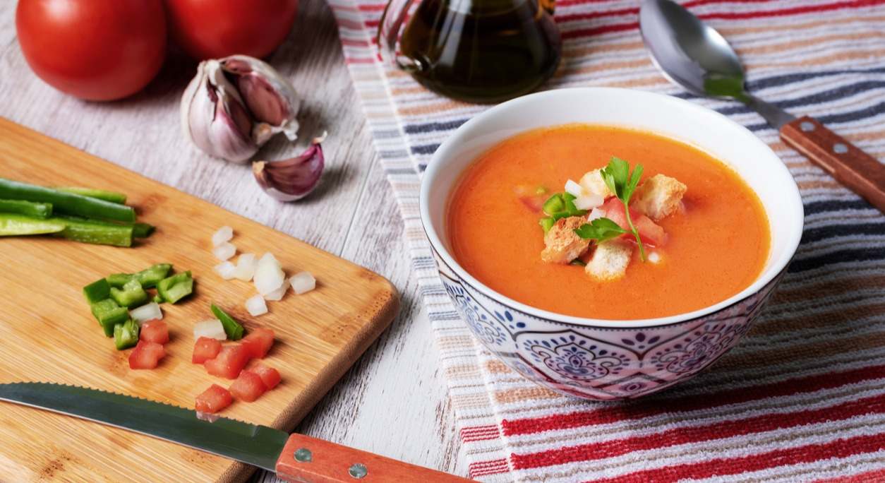 Los expertos señalan que tanto el gazpacho como el salmorejo son aptos para llevar una alimentación saludable, aunque tienen varias diferencias.