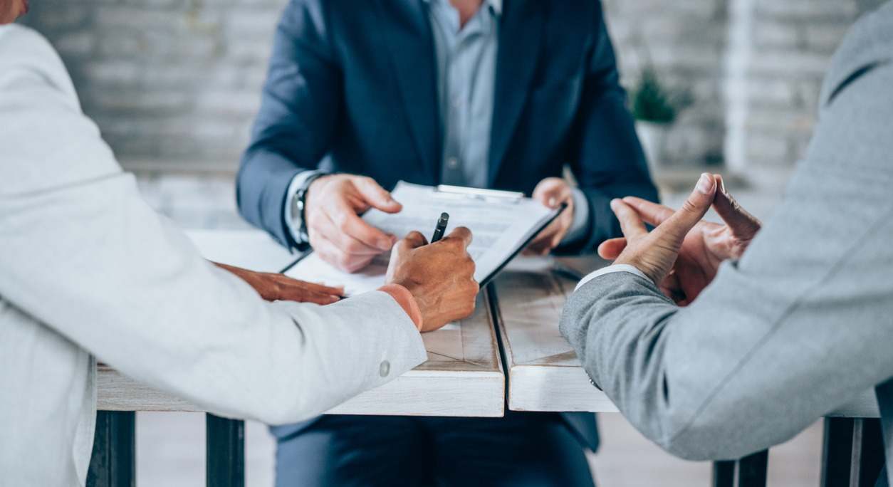 Firma hipotecaria en una entidad. / Foto: iStock