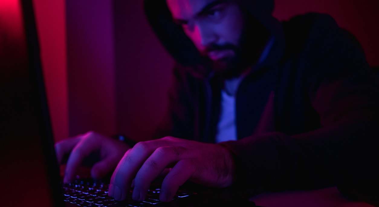 Alemania planea expulsar inmigrantes que apoyen actos terroristas por internet
