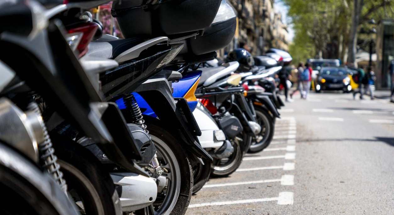 motos-aparcadas