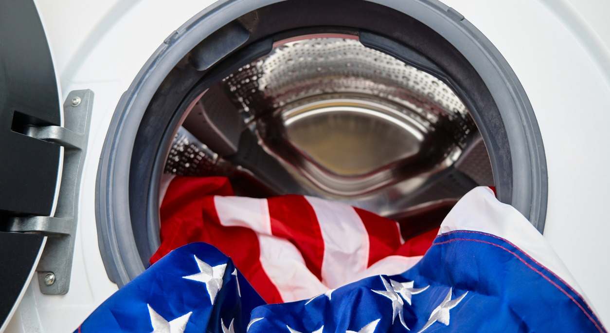 Lavadora y bandera de EEUU