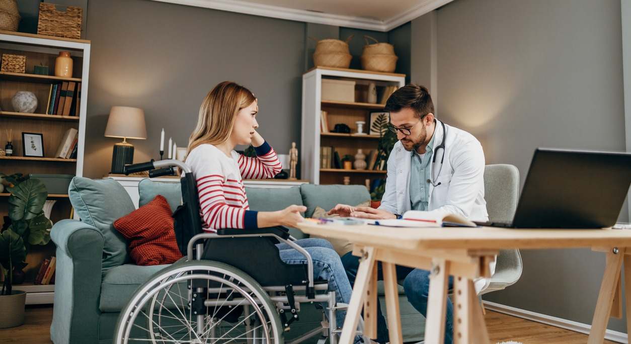 ¿En qué estado se encuentra la investigación para el tratamiento de la esclerosis múltiple? Descubre qué terapias son las más prometedoras e innovadoras.