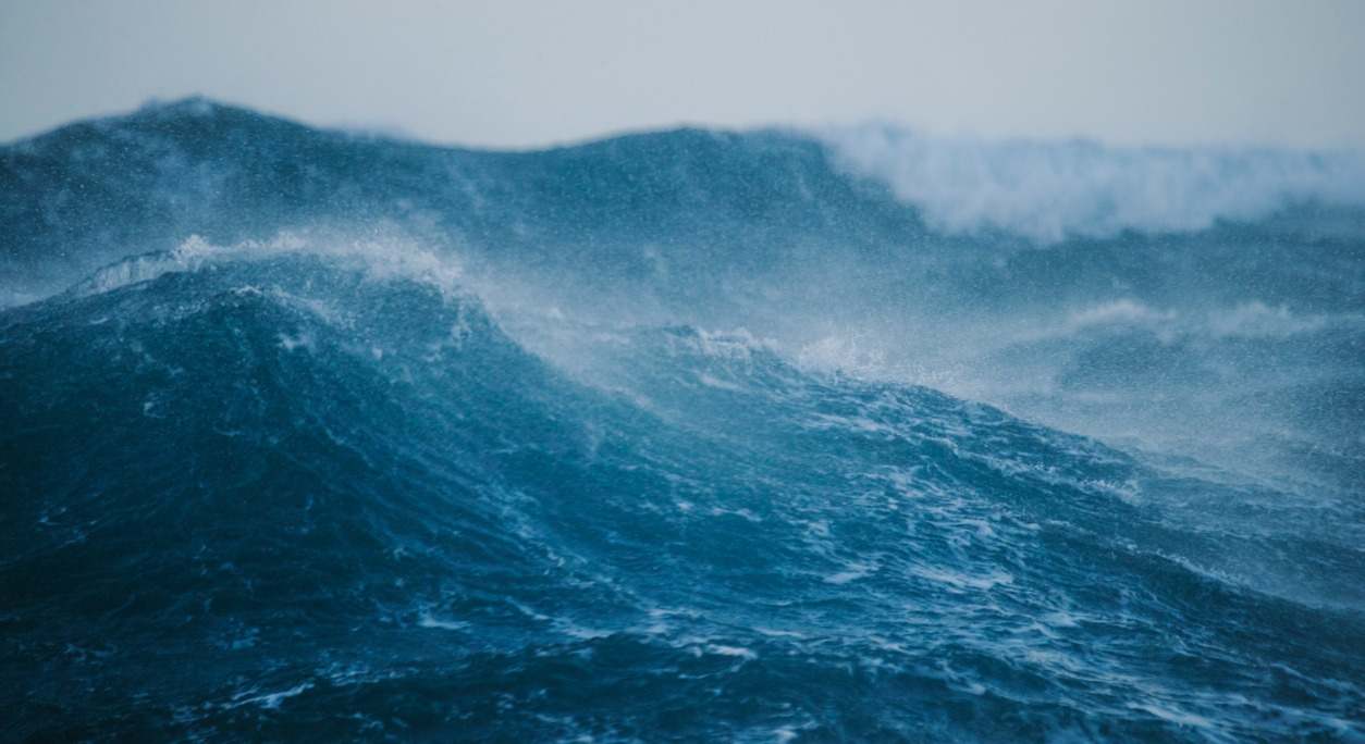 Fuerte oleaje en el mar