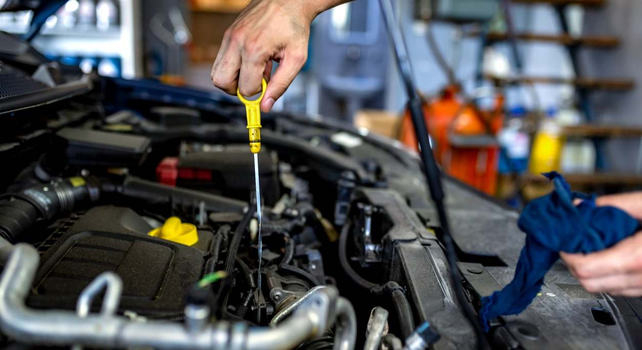 varilla nivel aceite motor coche