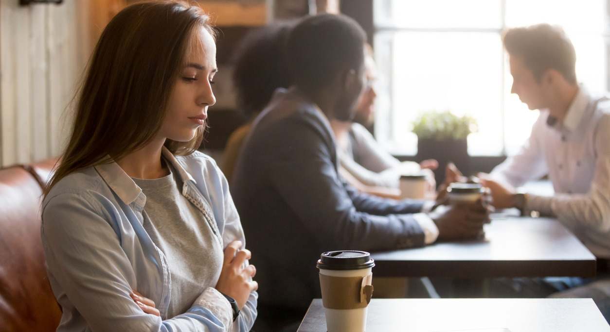 Conoce los síntomas de la ansiedad social y aprende a identificarla. Te damos consejos y opciones terapéuticas para prevenir y tratar este trastorno.