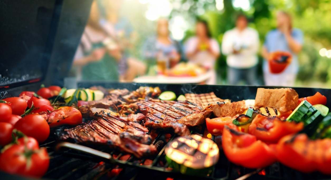 Haz una barbacoa sana junto a tus amigos y familia con estos 7 fáciles consejos