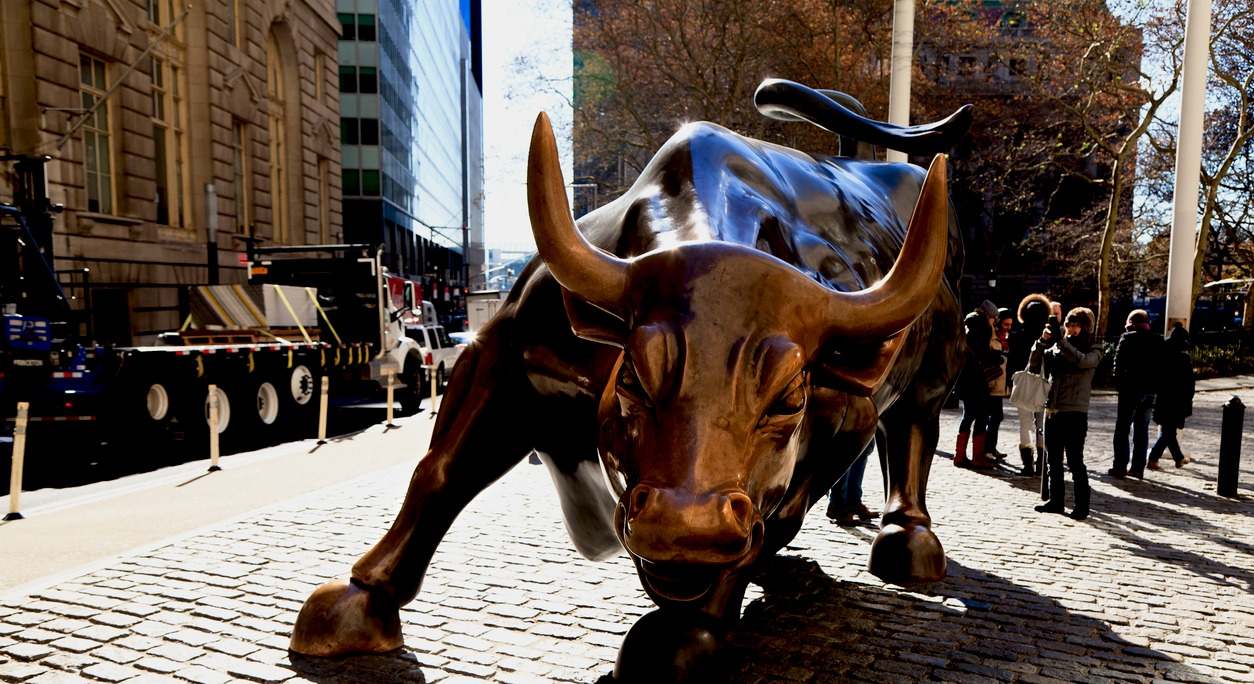 iStock-toro-wall-street.jpg