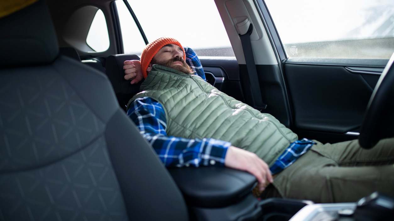 conductor_coche_dormir
