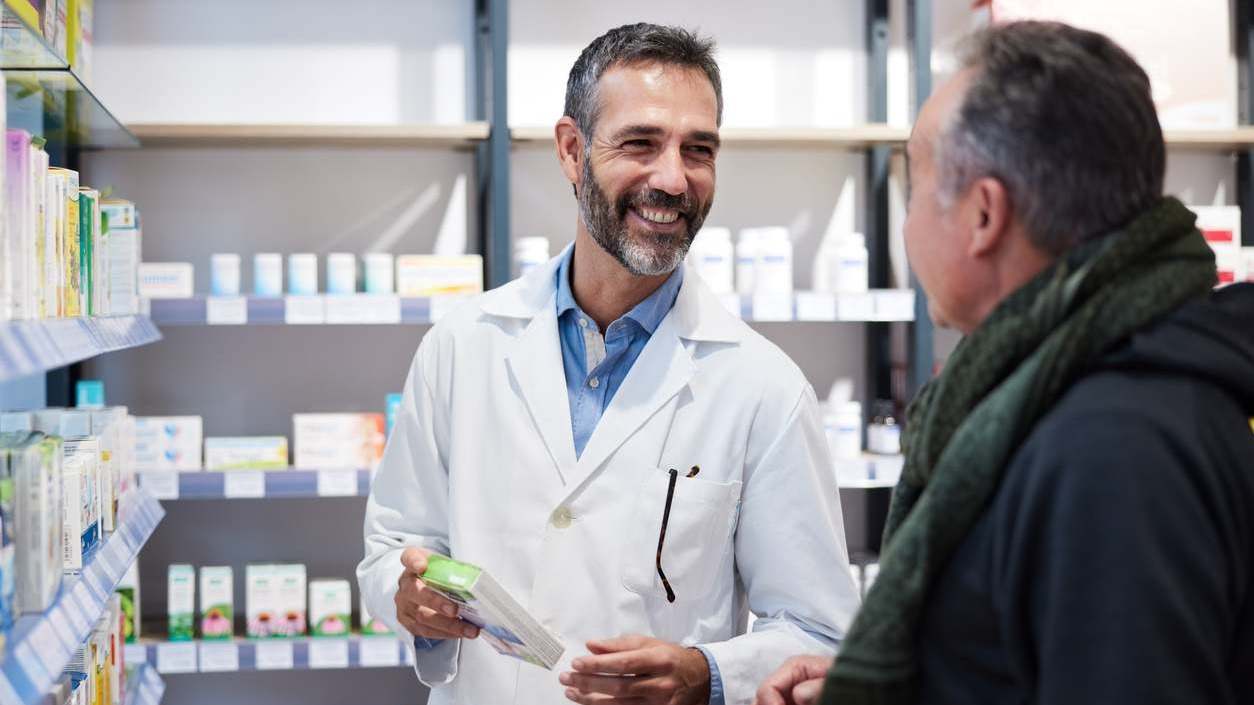 Profesional sanitario en laboratorio