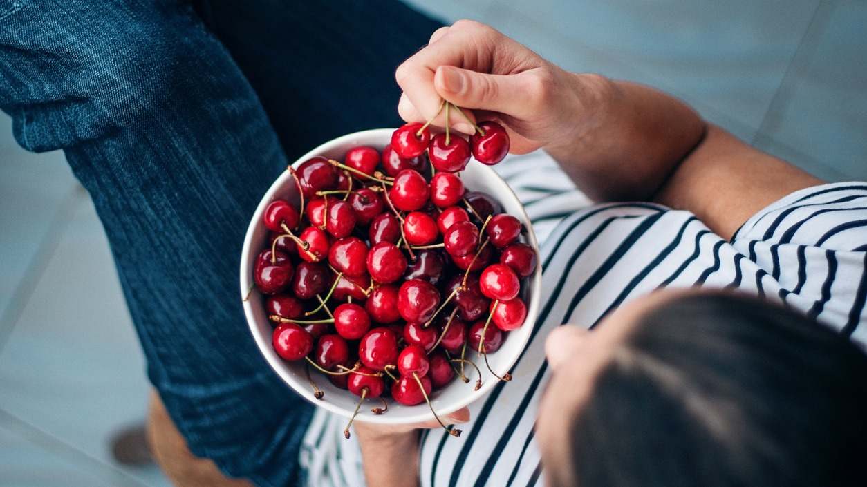El consumo diario de cerezas es una buena opción por la cantidad de nutrientes que ofrecen a nuestro organismo. ¡Descúbrelo en este artículo!