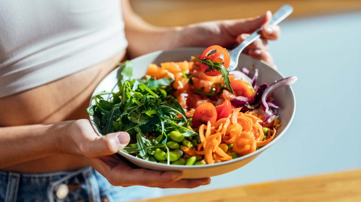Si quieres bajar de peso deberás tener en cuenta una serie de alimentos que te ayudaran de forma natural.