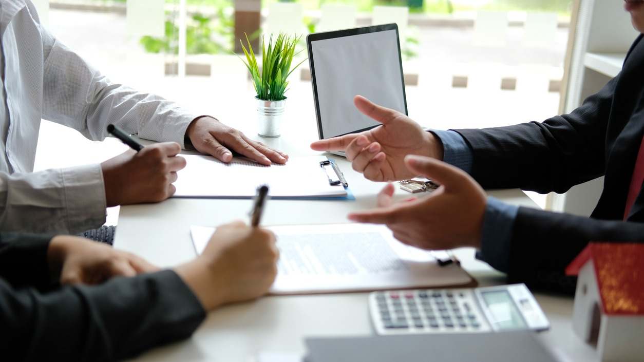 firma contrato hipoteca vivienda